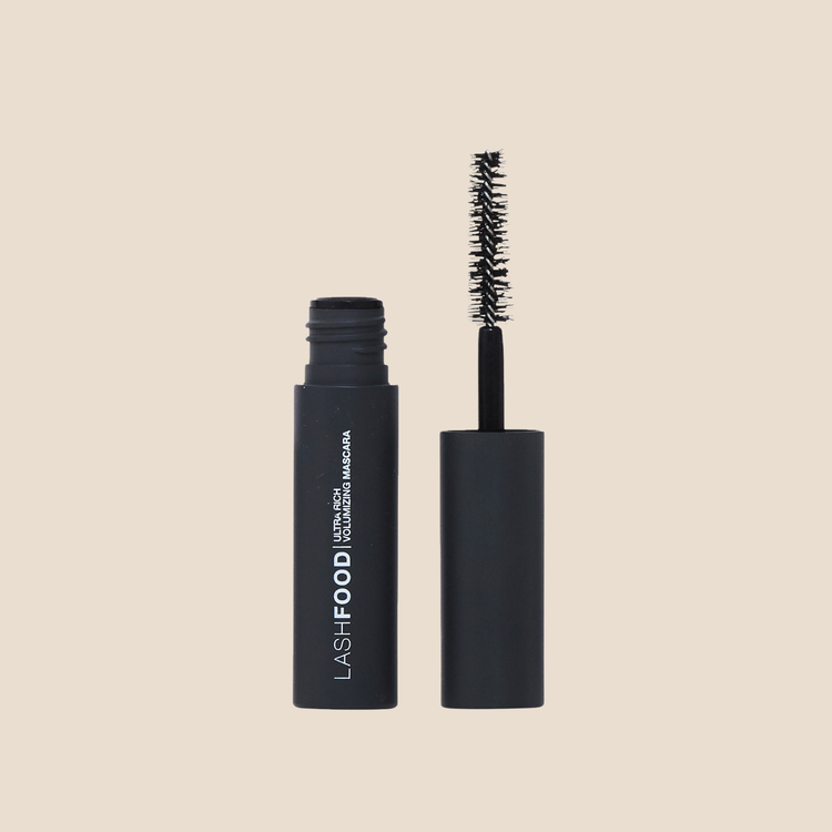 Ultra Rich Volumizing Mascara (MINI SIZE 4ML)